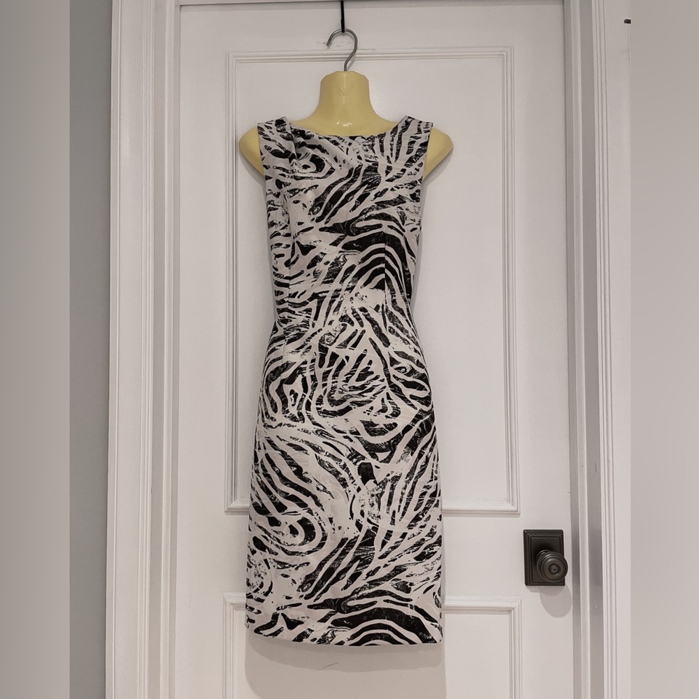 🔴SOLD🔴 Clearance 💯 H&M zebra Dress